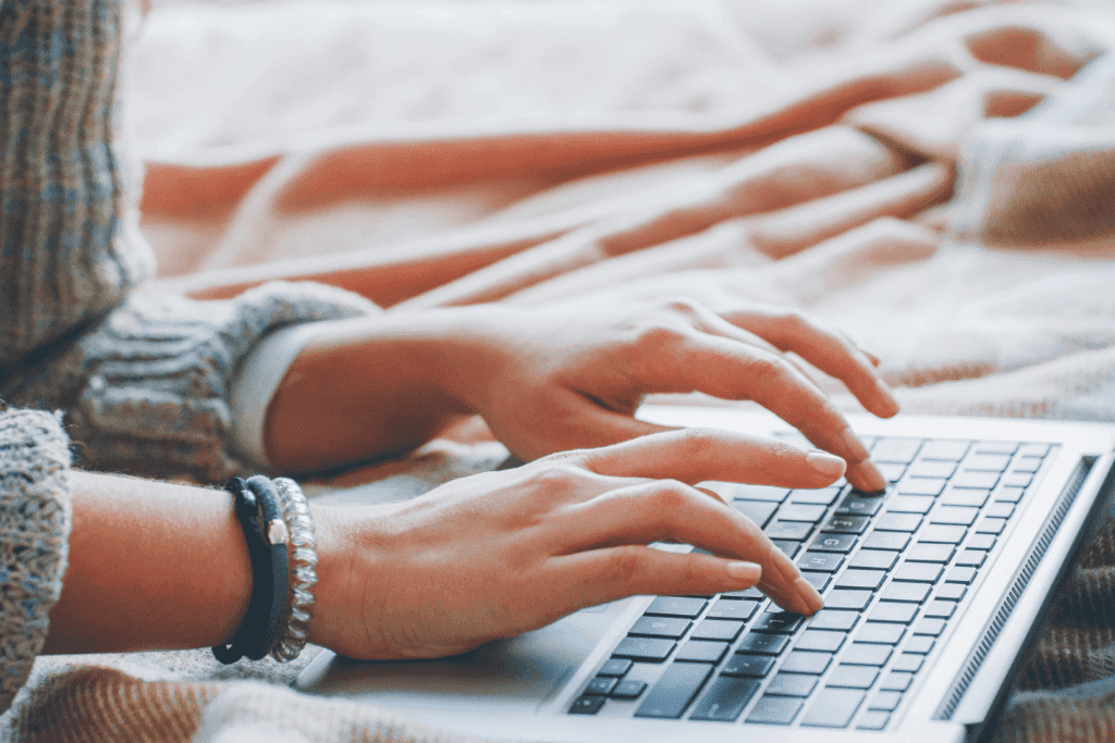women-typing-on-laptop